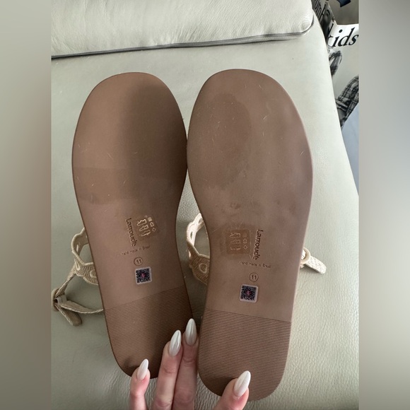 Larroudé
Florence Broderie Flatforms Platform Sandals size 11 NWOT - Picture 6 of 10